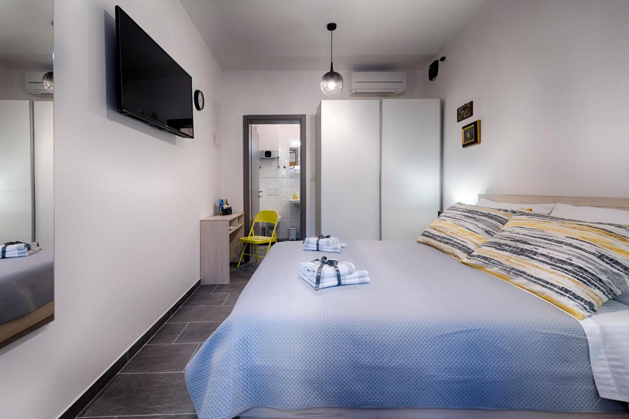 En Suite Room Demaria Komiža Esterno foto