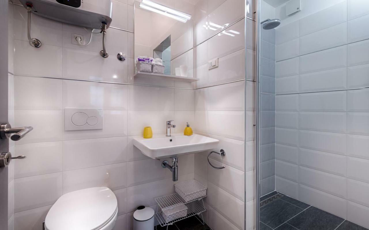 En Suite Room Demaria Komiža Esterno foto
